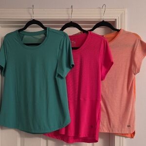 Mountain Hardwear Women's Teal, Pink, and Orange Short Sleeve Tees